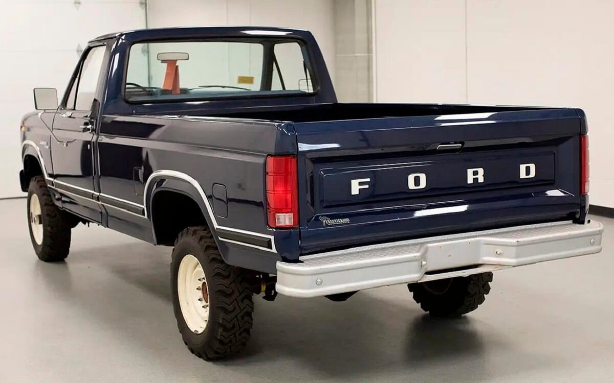 Hallazgo histórico: aparece una Ford F-250 V8 sin usar luego de 40 años