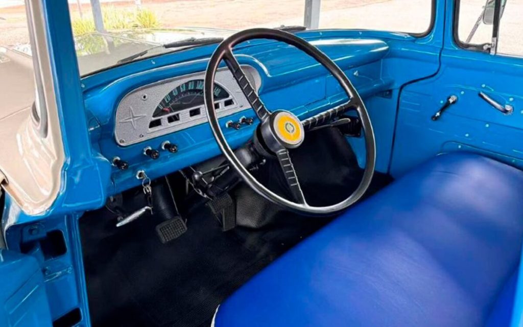 Interior de la Ford F-100 de 1960