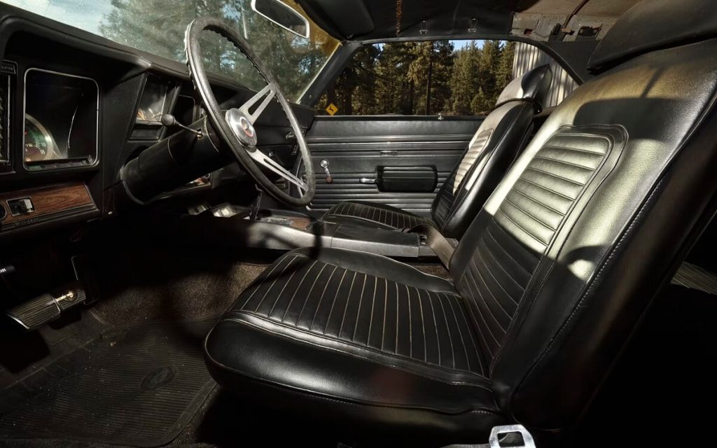 Interior de este Chevrolet Camaro de 1969