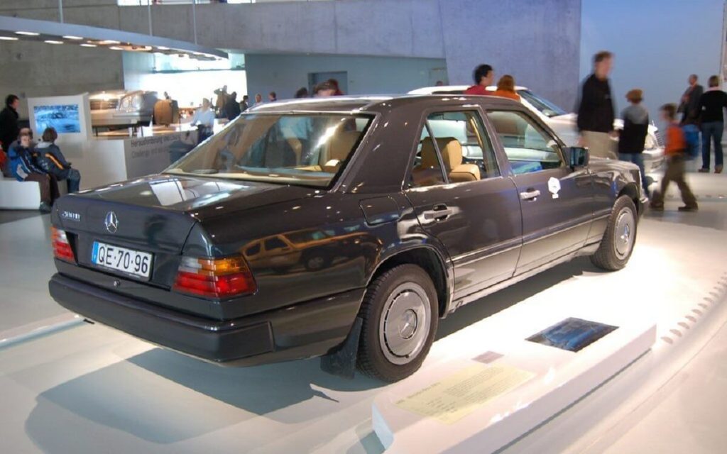 Mercedes W124 200D