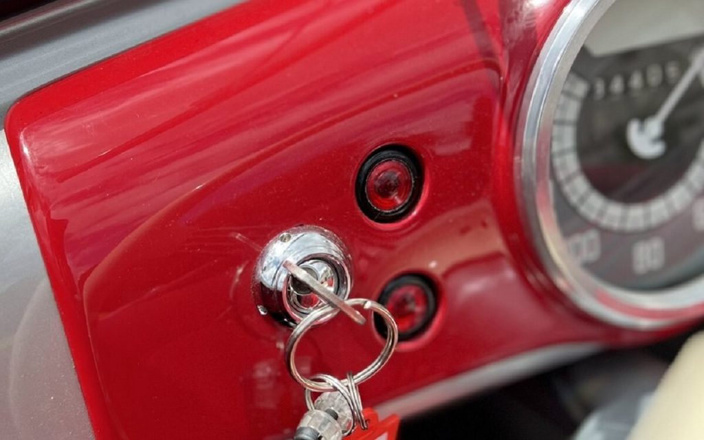 356 Roadster N°1, de 1948, con la llave a la izquierda