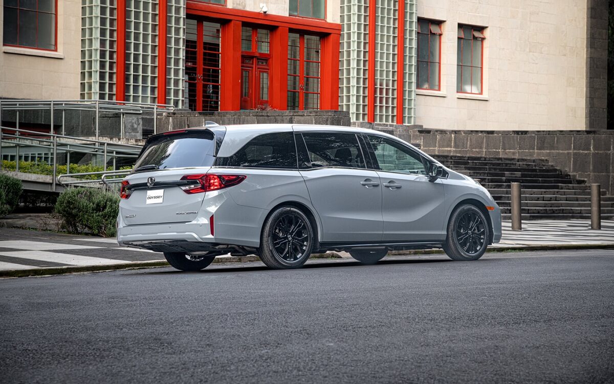 Cuantas versiones hay de la Honda Odyssey 2025 y qué precio tienen