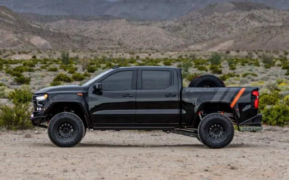 Chevrolet Silverado Fox Factory Edition