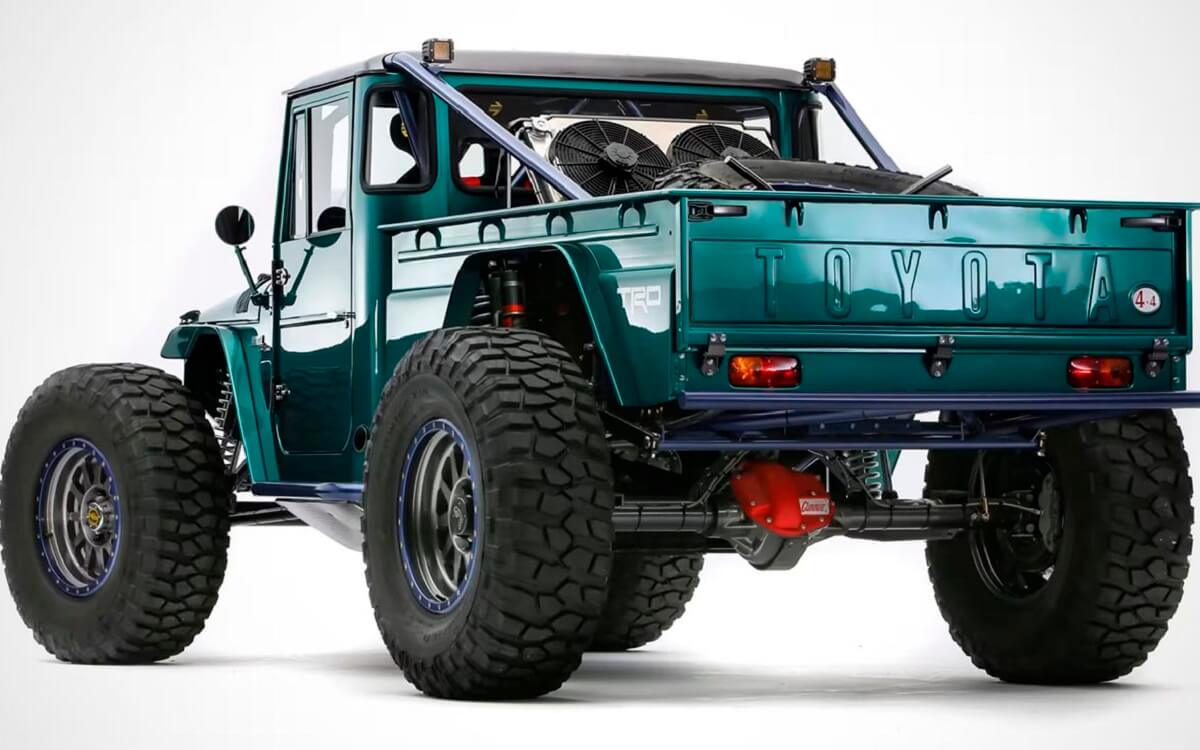 FJ Bruiser, el nombre de la Toyota Land Cruiser de los 60 convertida en pick up