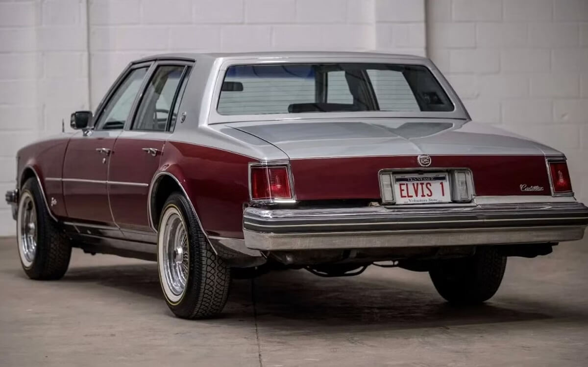 Cadillac Seville de 1977 parte trasera