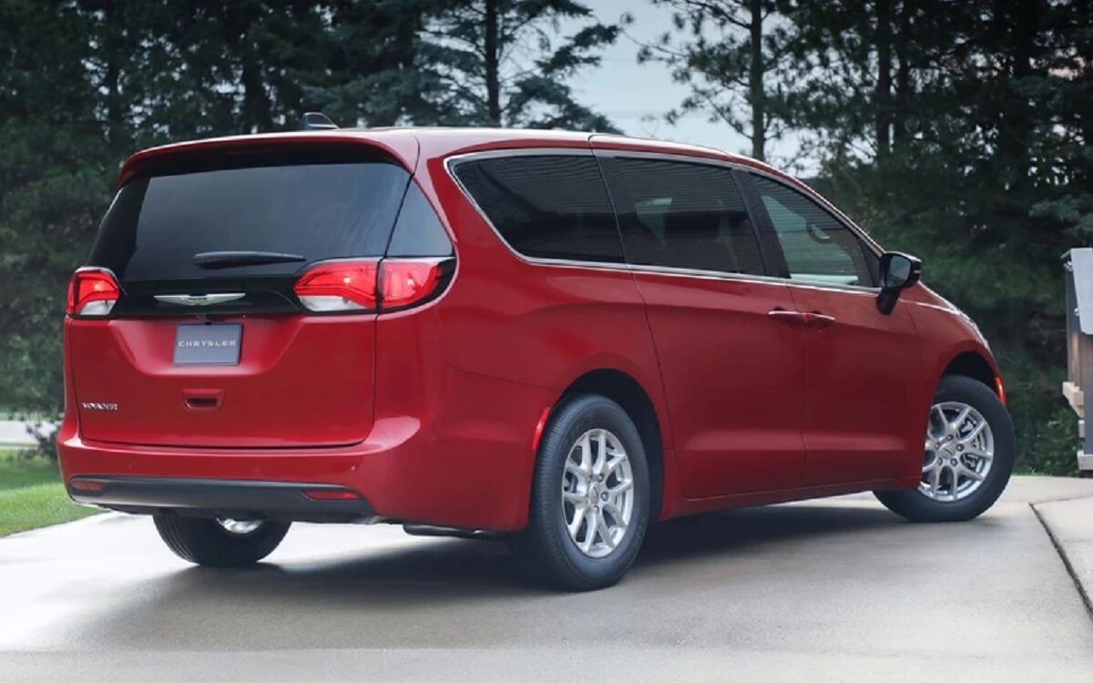 Chrysler Voyager 2025, la minivan que se posiciona debajo de la Pacifica