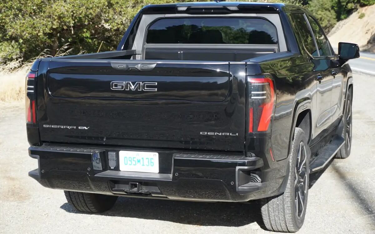 GMC Sierra EV Denali 2025, la pick up full size