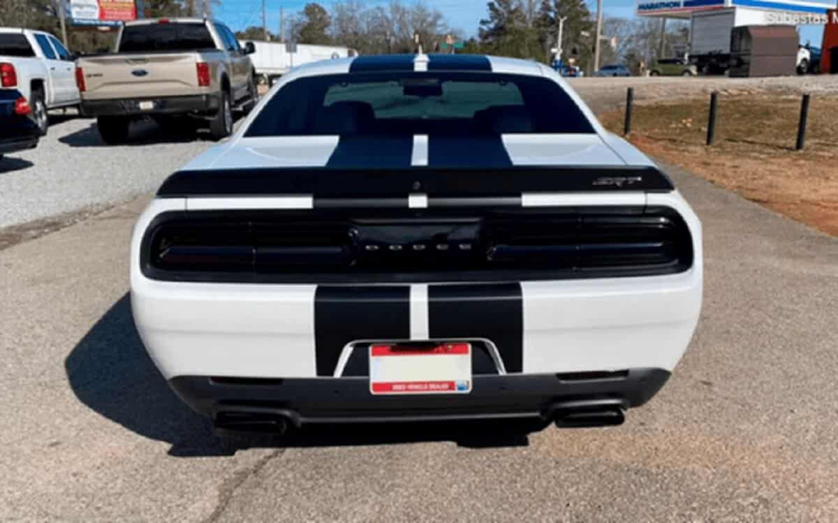 El Dodge Challenger SRT Hellcat 2016 que utiliza Kane Brown