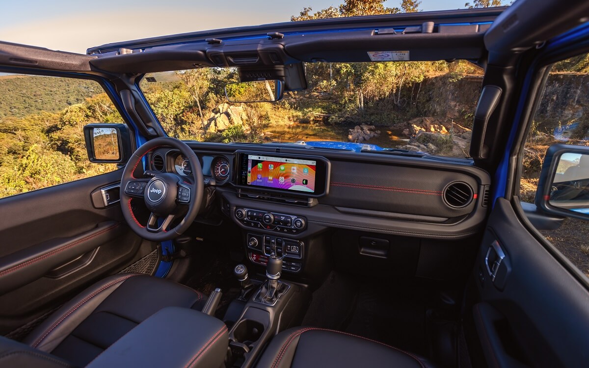 Jeep Wrangler Rubicom interior