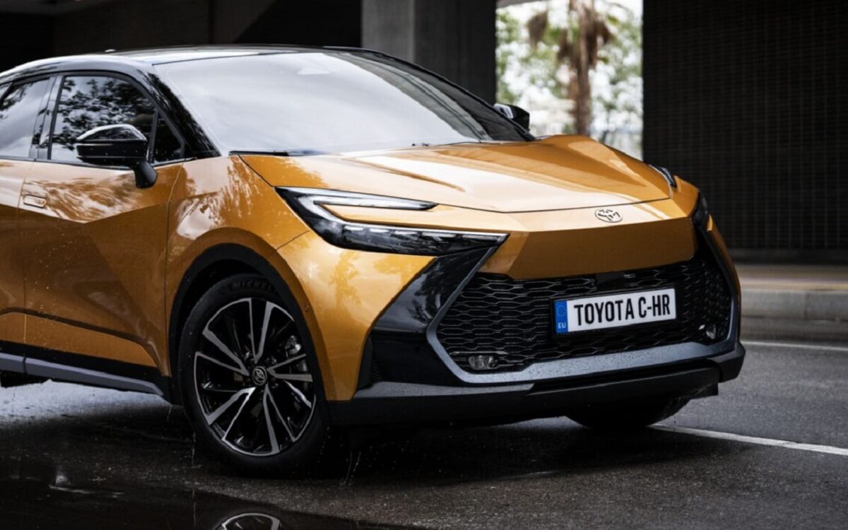 Toyota C-HR 2025 frontal