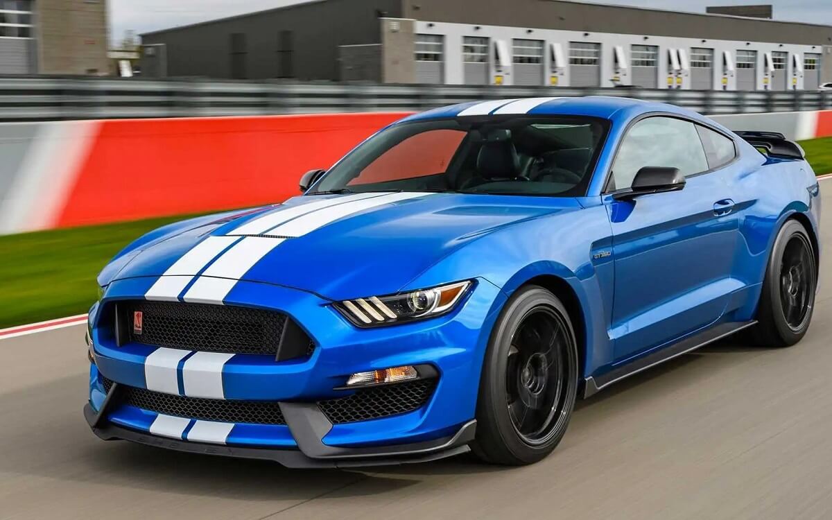 Un Ford Mustang Shelby GT350