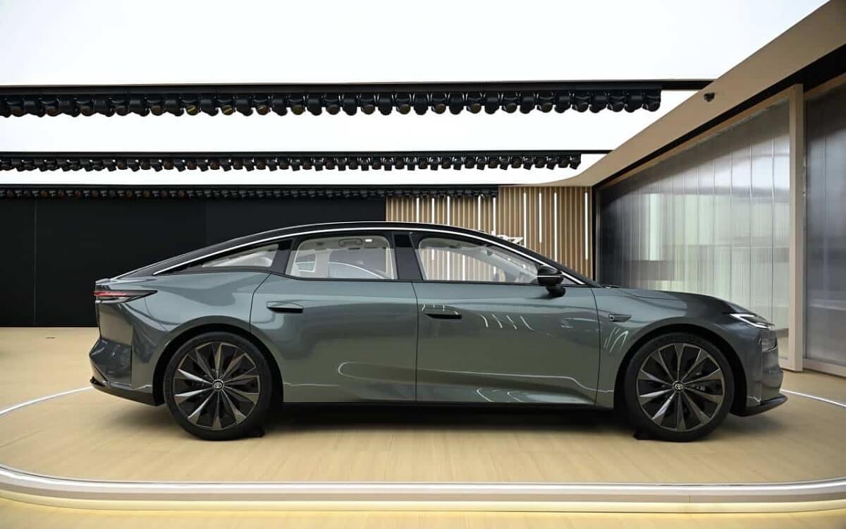 Toyota bZ7, el nuevo y futurista sedán