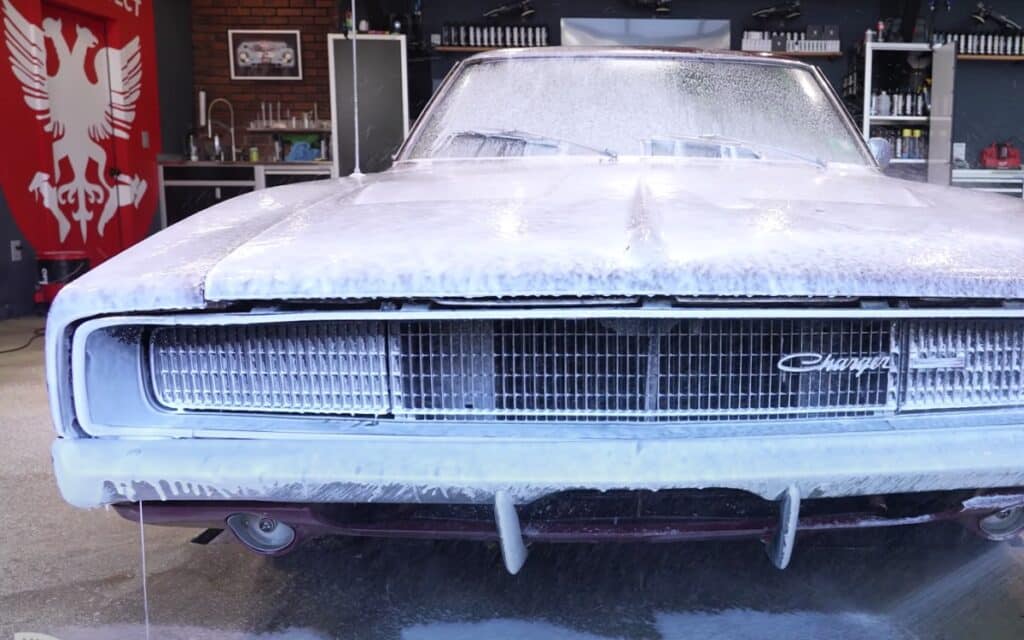 La restauración e historia de un Dodge Charger V8 de 1968