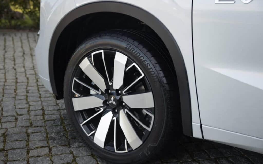 Mitsubishi tendrá un nuevo SUV superior al Nissan LEAF