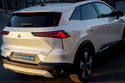 Base de Renault y más: Mitsubishi lanza el Grandis para superar a Toyota Corolla Cross