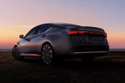 Nissan lanzó el nuevo Teana: más grande que Versa y equipamiento superior al Sentra